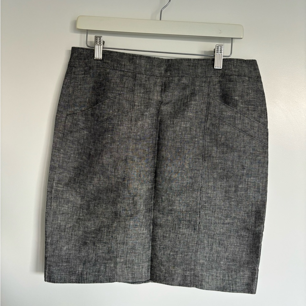 Ann Taylor grey work skirt. Size 6.